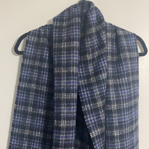 Club Monaco Long Windowpane Scarf - Picture 5 of 7